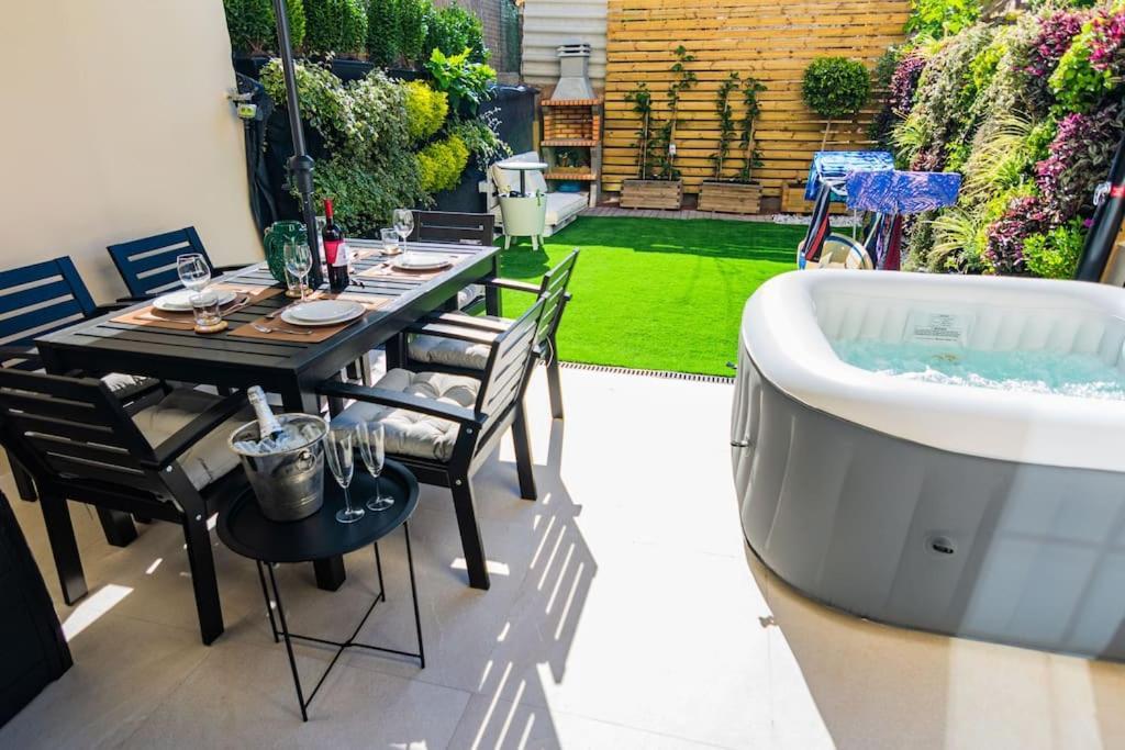 Relaxing Garden Los Cristianos Con Jacuzzi Y Barbacoa Arona  Exterior photo