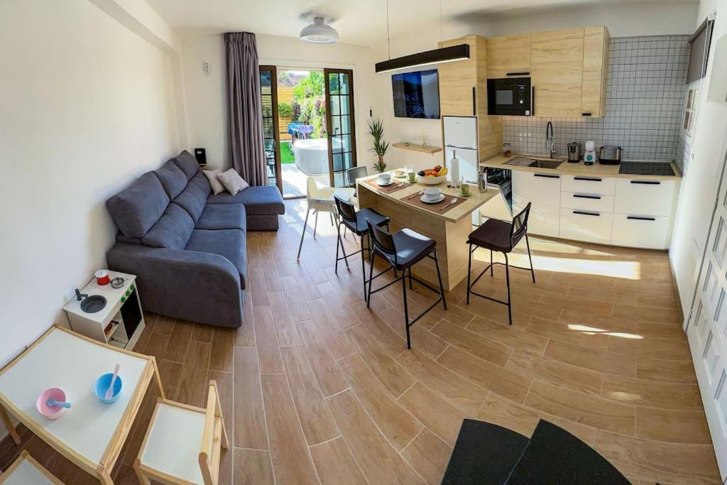 Relaxing Garden Los Cristianos Con Jacuzzi Y Barbacoa Arona  Exterior photo